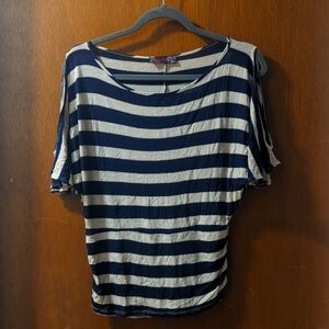 Blue & Creme Top - Open Sleeves - Size M